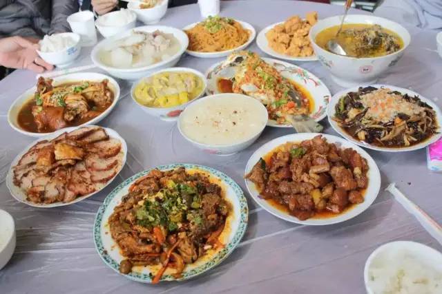 云南农村“八大碗”,经久不衰的美食经典!你吃了几碗？