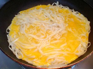 香脆酥软的挂面煎饼,做法很简单