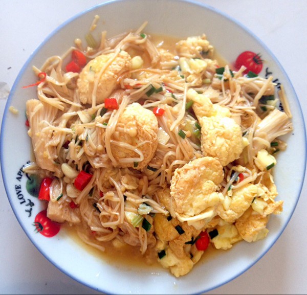 金针菇烩日本豆腐，家常随饭菜